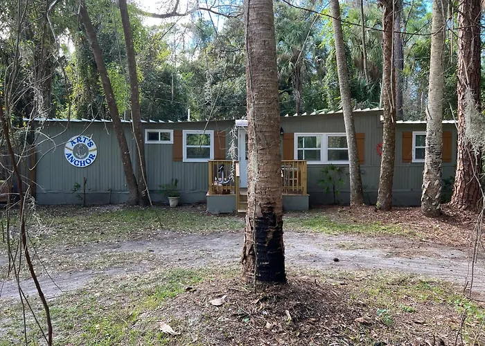 Nature Coast Inn & Cottages